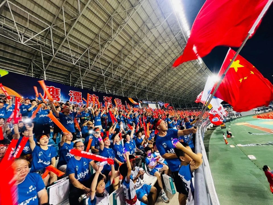 发清理看台