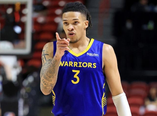 媒体记者, 次犯规, 里夹击阿夫