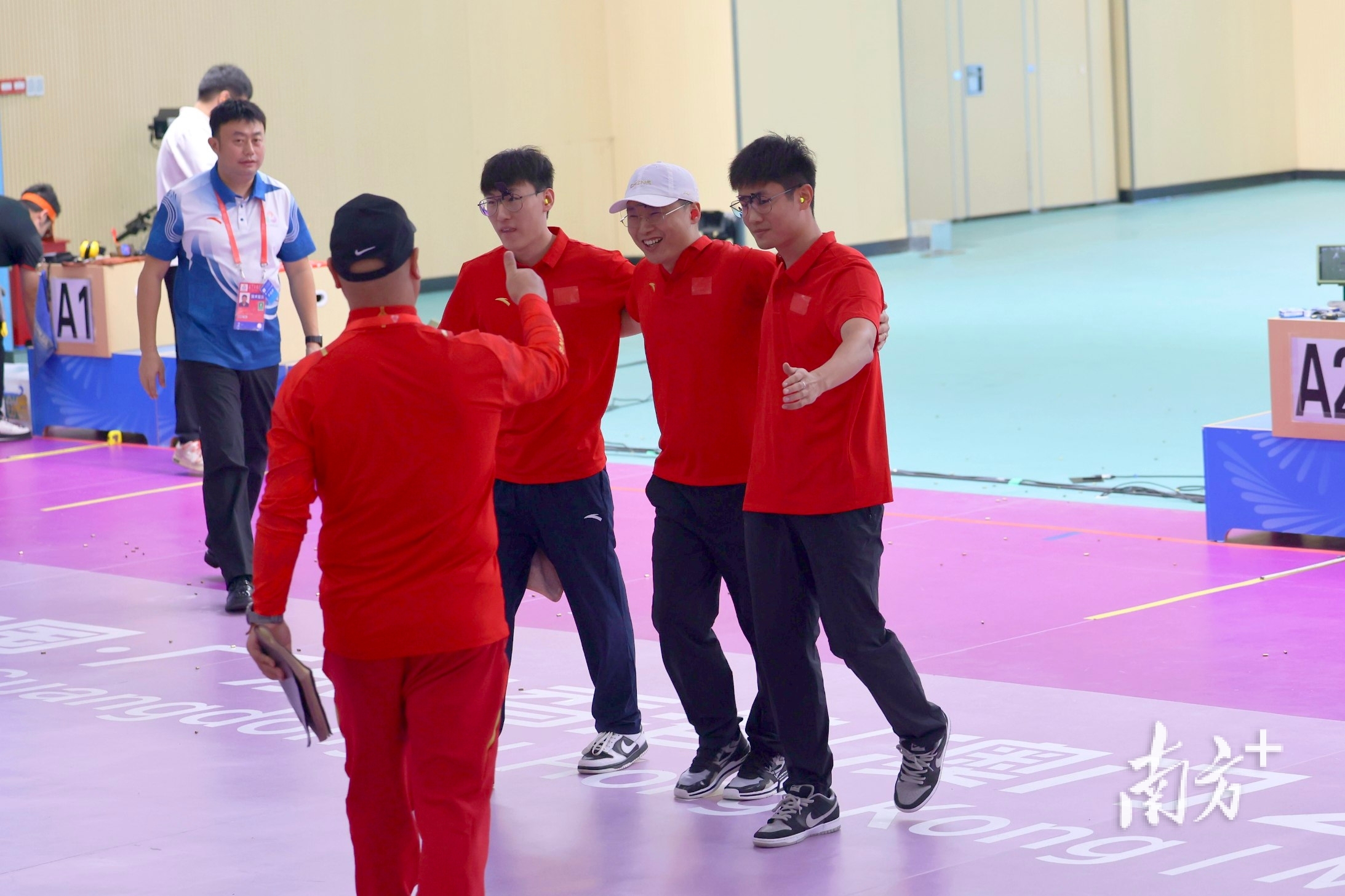 yid, 分别是李越, 给陕西队带